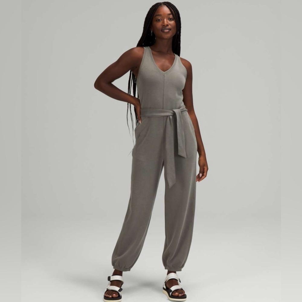 Lululemon Ease of it All V-Neck Jumpsuit
Grey Sage size 4